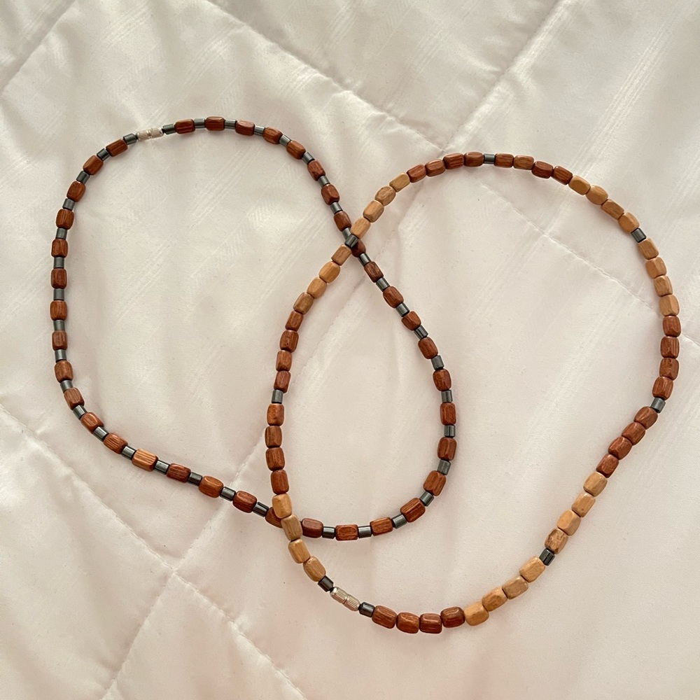 Wood screw on necklace set